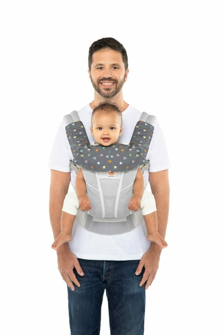 Ergobaby blazinice za grizenje in slinček za nosilke 360 in Omni 360 - Chalkboard Stars