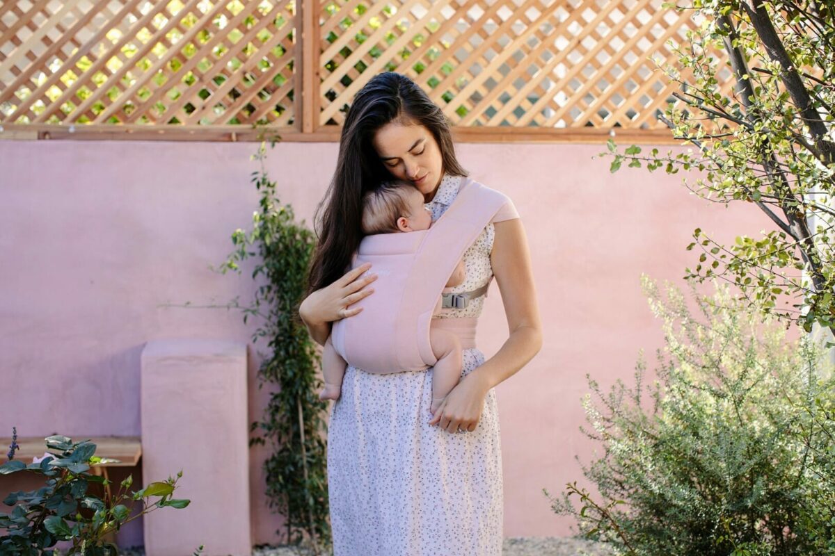 Ergobaby Embrace nosilka, Blush Pink - slika 14