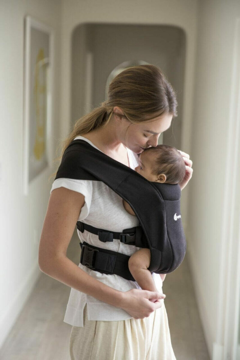 Ergobaby Embrace nosilka, črna - slika 8