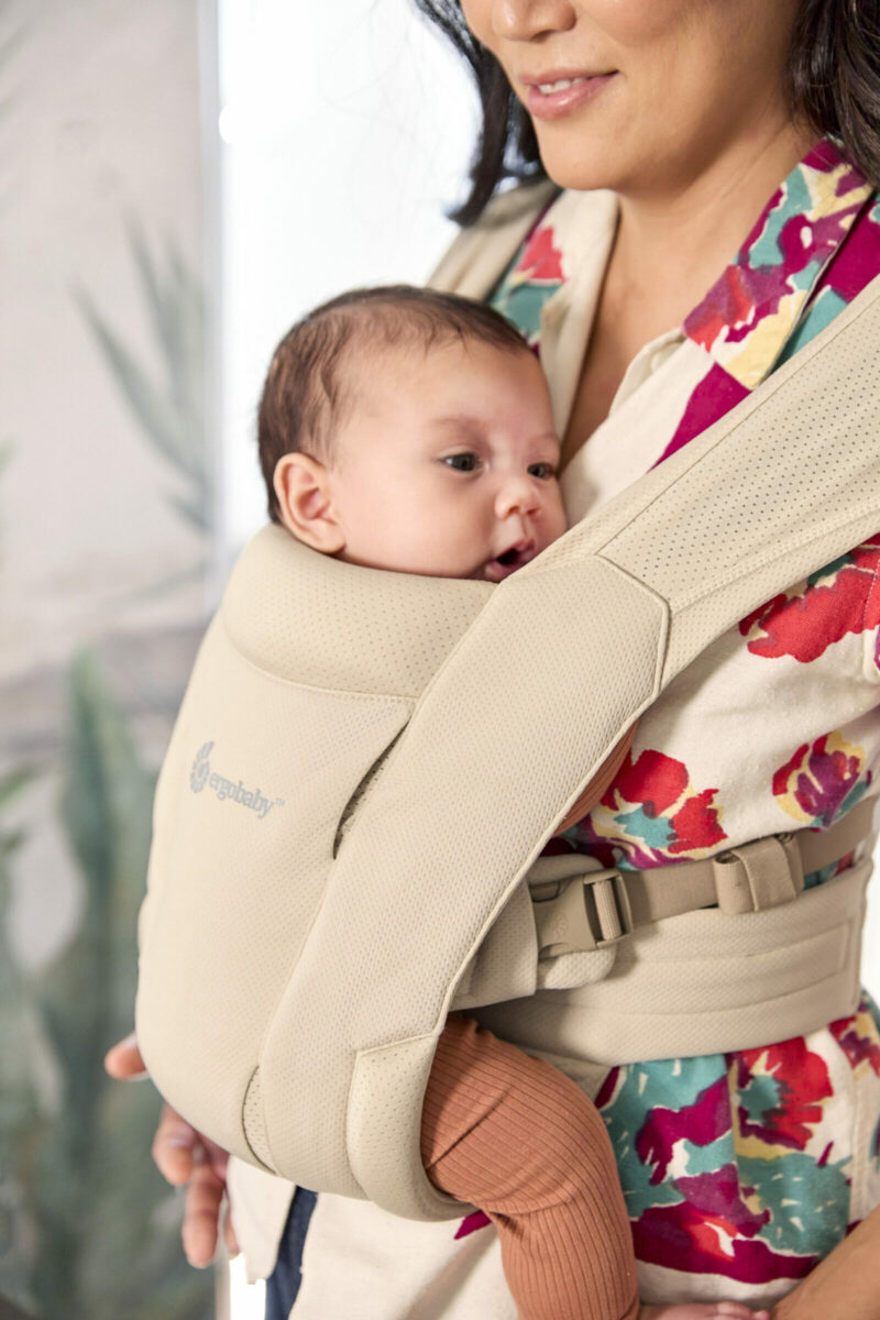 Ergobaby Embrace Soft Air Mesh nosiljka, Cream - slika 4