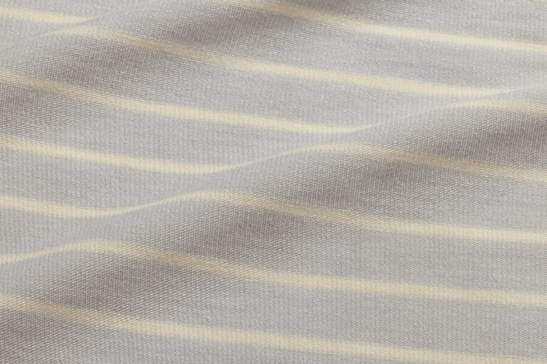 Trajnostno pleten Ergobaby šal Aura - sive črte