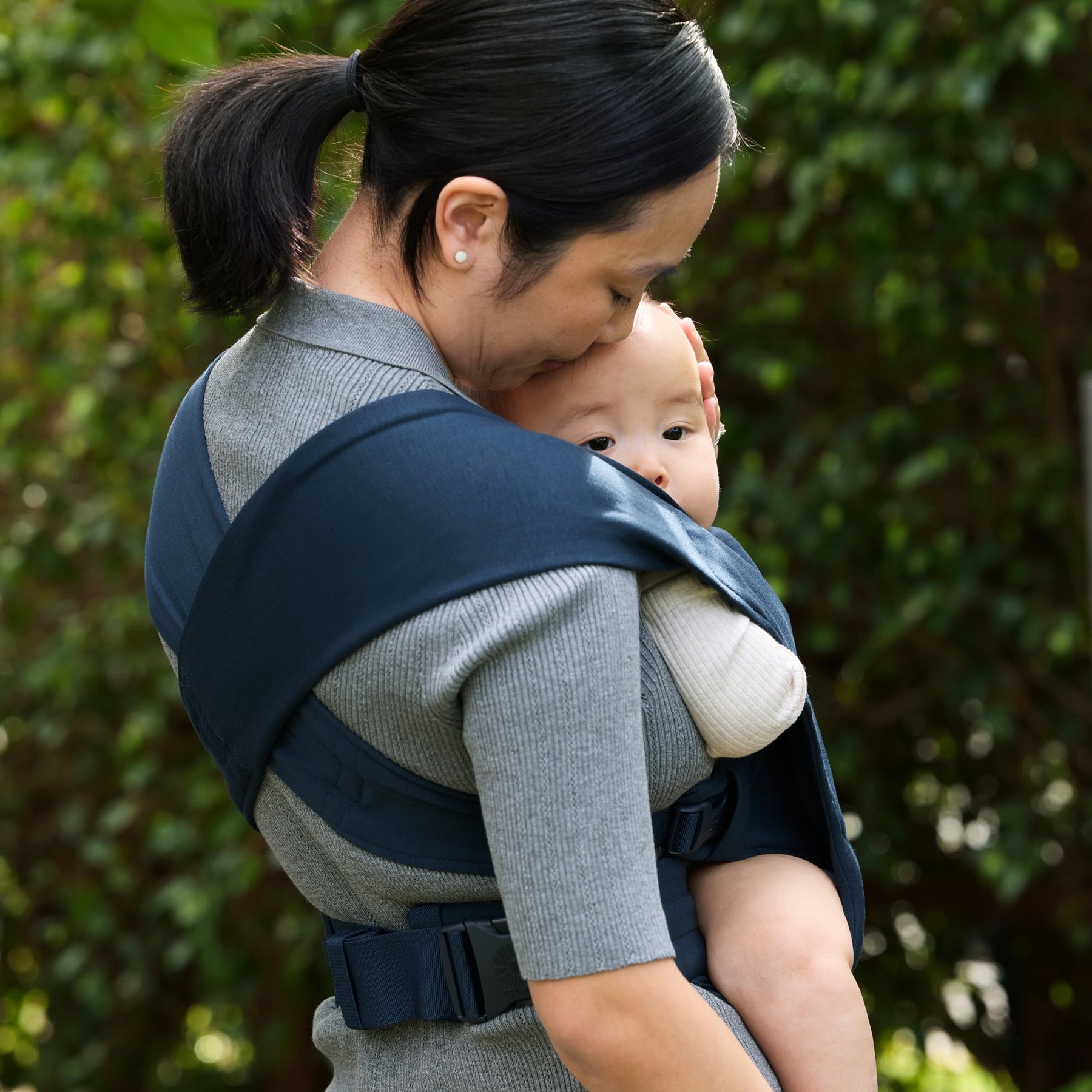 Ergobaby nosilka Embrace - slika 92
