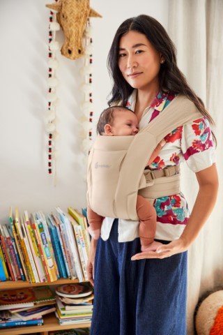 Ergobaby Embrace Soft Air Mesh nosiljka, Cream - slika 12