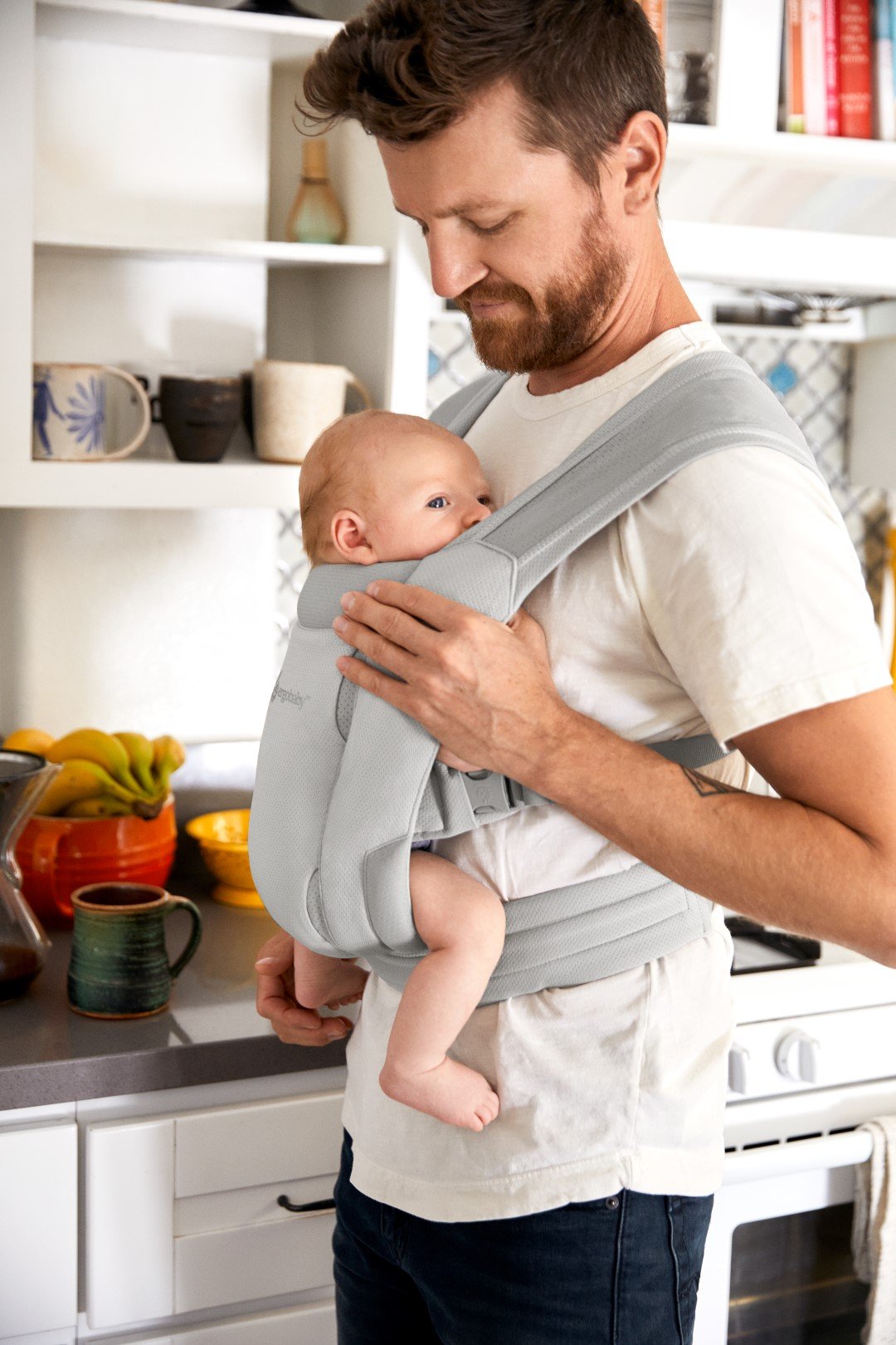 Ergobaby Embrace Soft Air Mesh nosiljka, Siva - slika 11